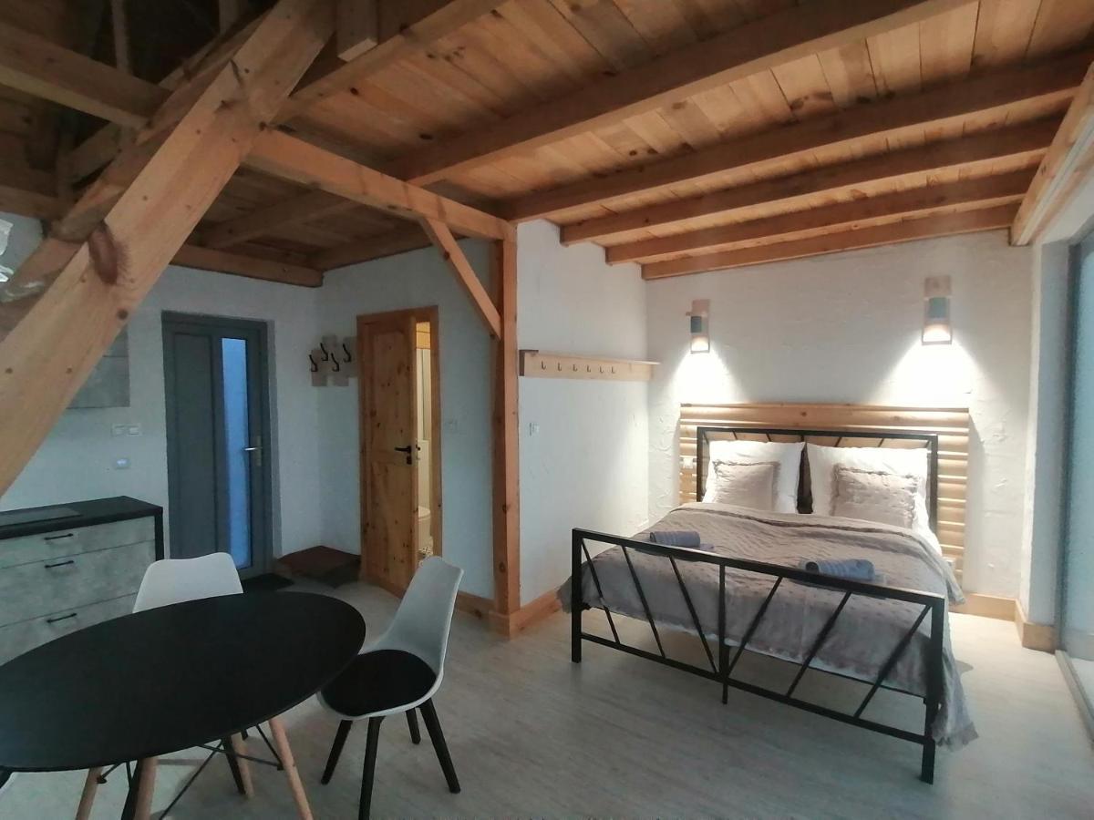 Villa Widokowe Stodoly Bieszczady à Lesko Extérieur photo