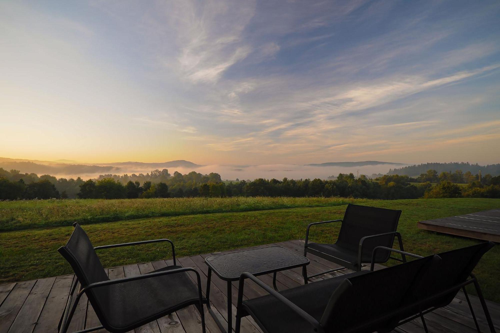 Villa Widokowe Stodoly Bieszczady à Lesko Extérieur photo