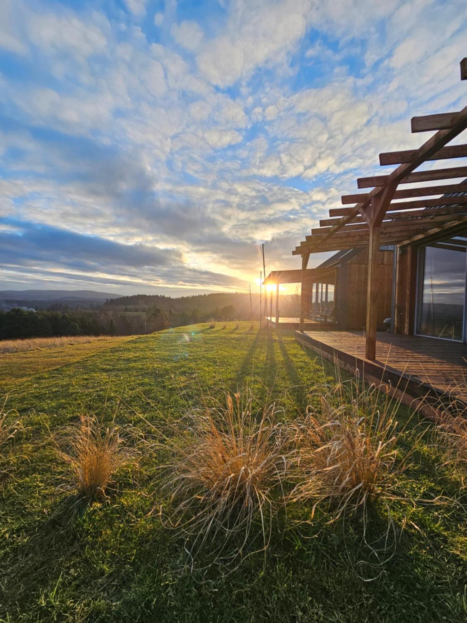 Villa Widokowe Stodoly Bieszczady à Lesko Extérieur photo